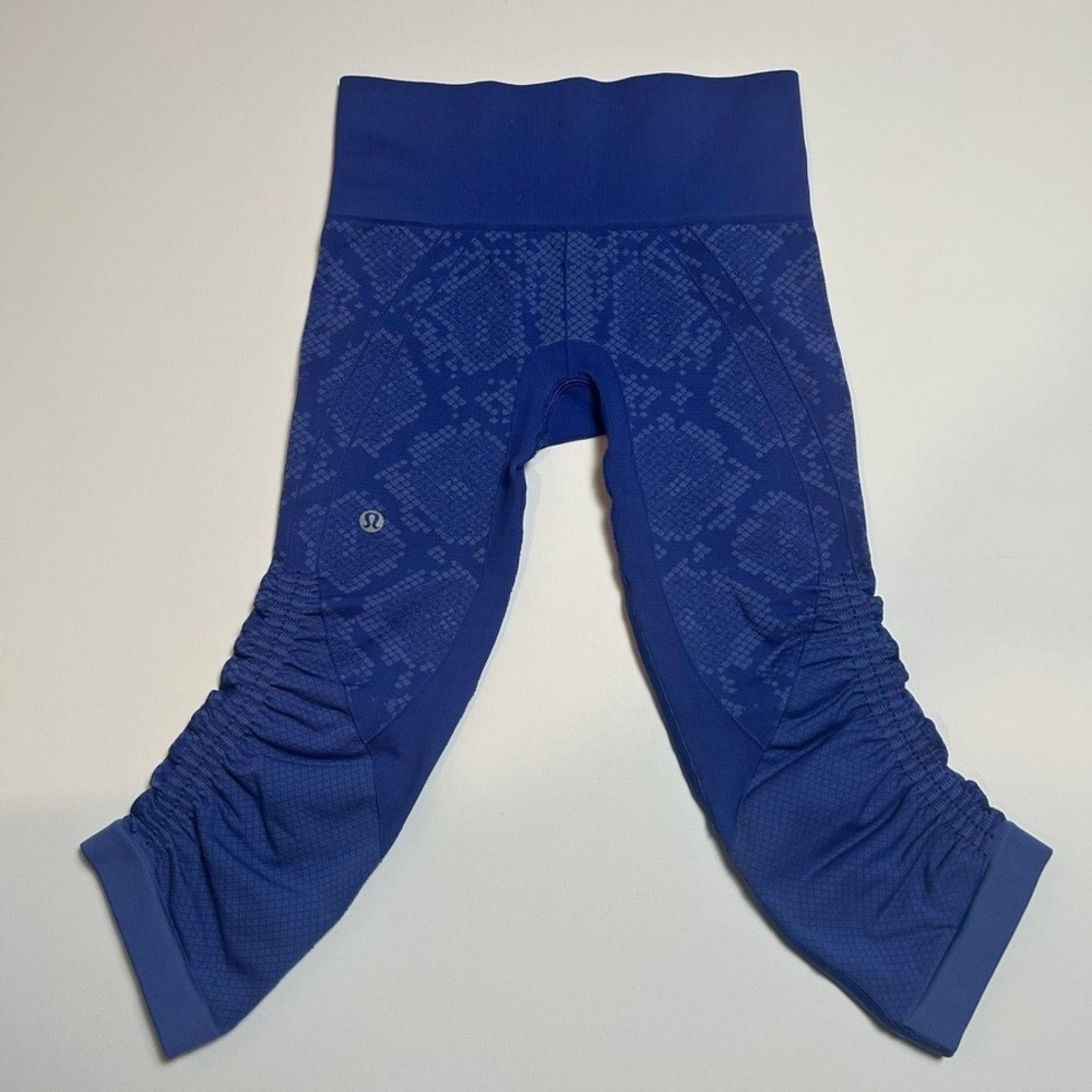 Lululemon In the Flow Crop II Leggings Blue Print Seamless Yoga Pants Size 4 Gym